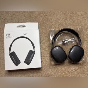 Black Bluetooth Headphones